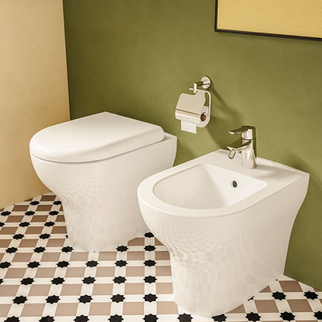 Sanitari a terra con copriwater BathCore serie Zenzero 50x35 cm - Bianco lucido