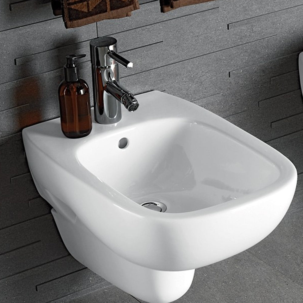 Sanitari sospesi wc senza brida+bidet +sedile tradizionale Geberit 'Fantasia 2' cm 51