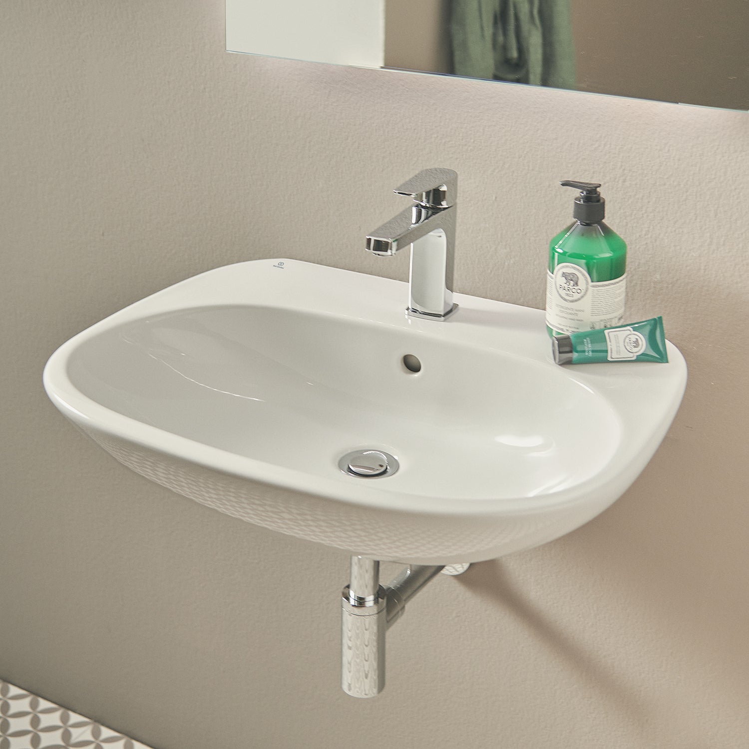 Lavabo sospeso Ideal Standard modello Tesi 60x47