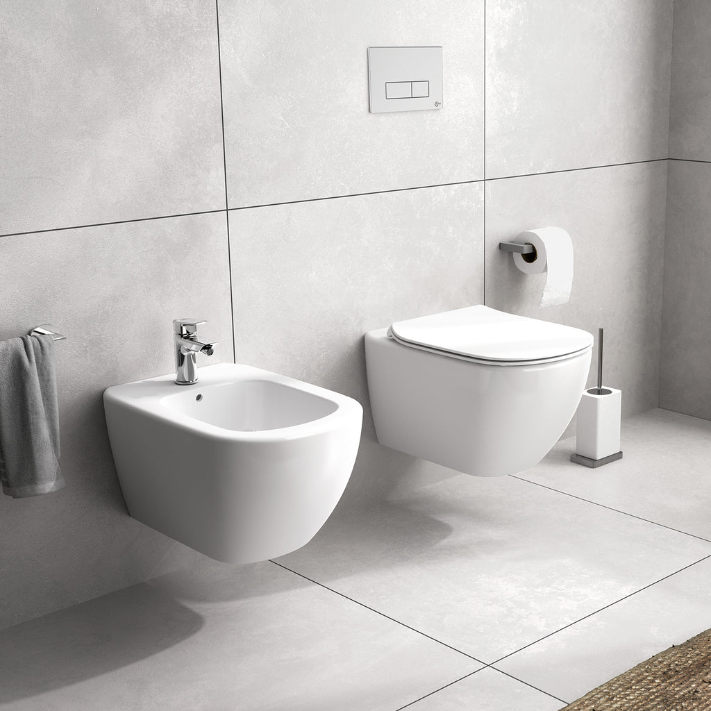 Vaso sospeso Ideal Standard modello Tesi con sedile tradizionale 37x53