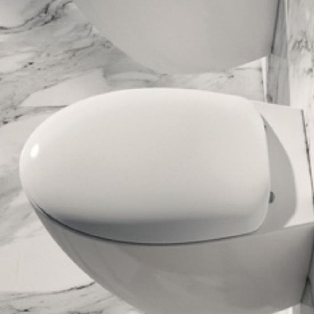 Sedile wc Mascalzone Domus Falerii con chiusura normal close in termoindurente bianco lucido