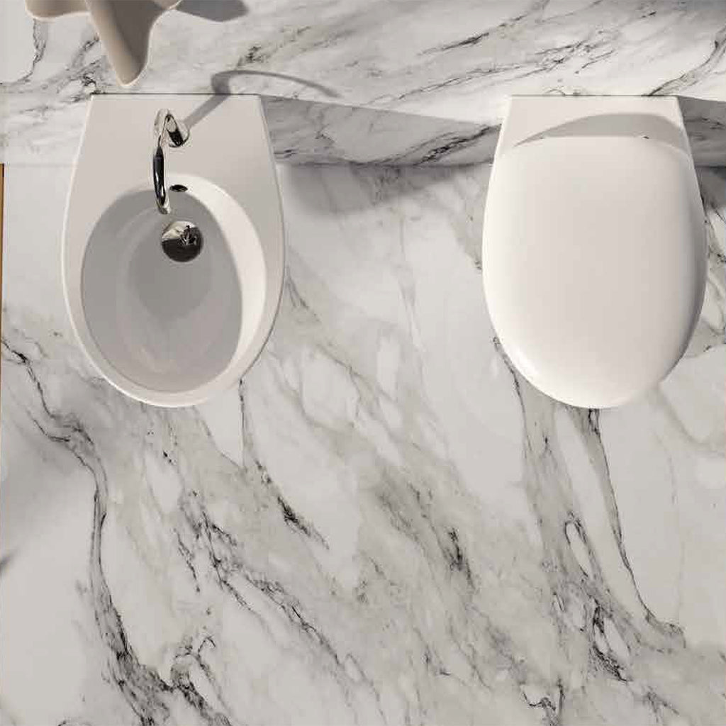 Sanitari sospesi per bagni piccoli moderni Domus Falerii Mascalzone profonditÃ  48 cm con sedile soft close