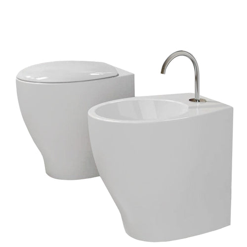 Sanitari filomuro moderni Domus Falerii modello Mascalzone con sedile SoftClose