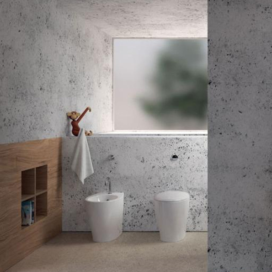 Sanitari filomuro moderni Domus Falerii modello Mascalzone con sedile SoftClose