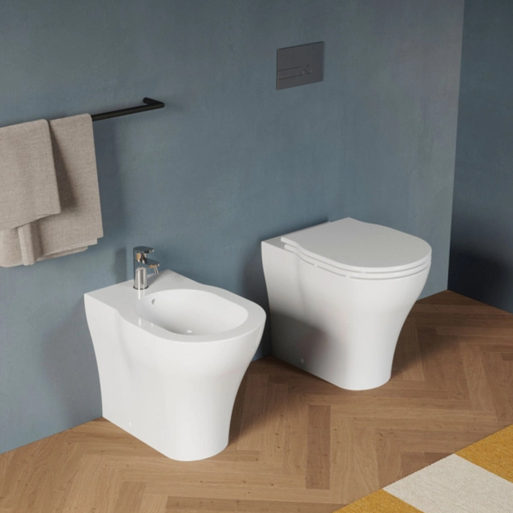 Set sanitari Azzurra XL vaso WC e bidet a terra 61x43x49H cm con sedile â€“ Bianco lucido