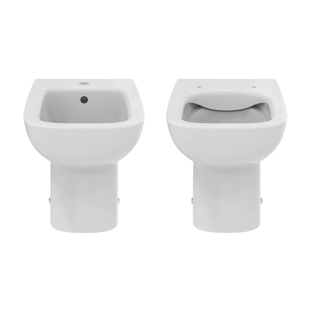 Sanitari filomuro con sedile a chiusura tradizionale collezione Life Ideal Standard