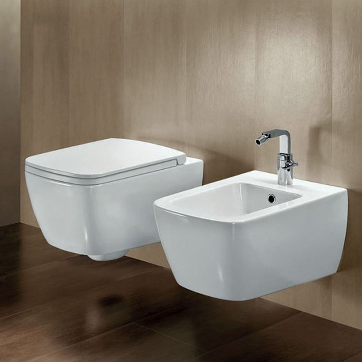 Wc sospeso senza brida 54x35 cm serie fusion di Hatria con sedile soft close