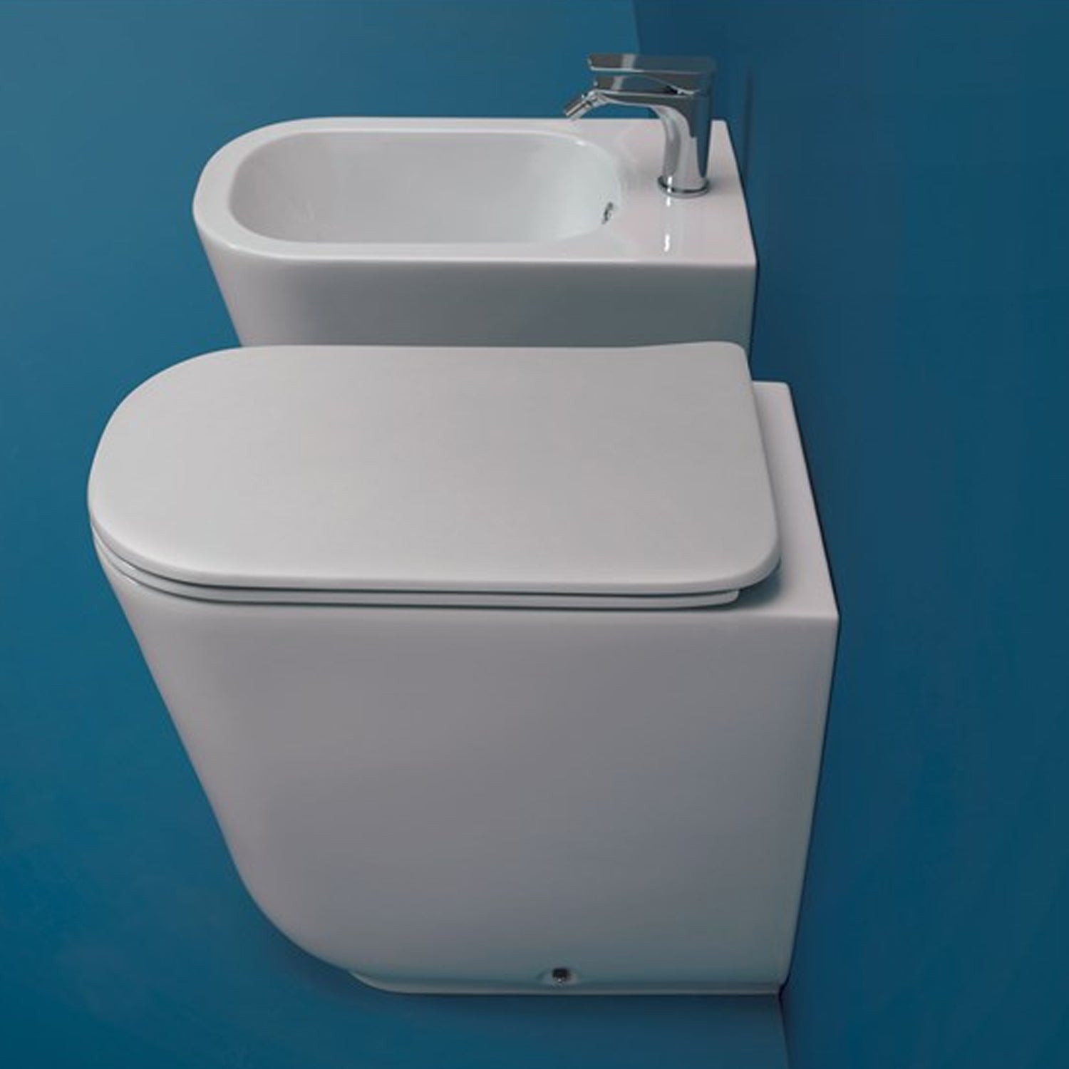 Wc filomuro senza brida 54x35 cm collezione Tribeca Kerasan con sedile soft close