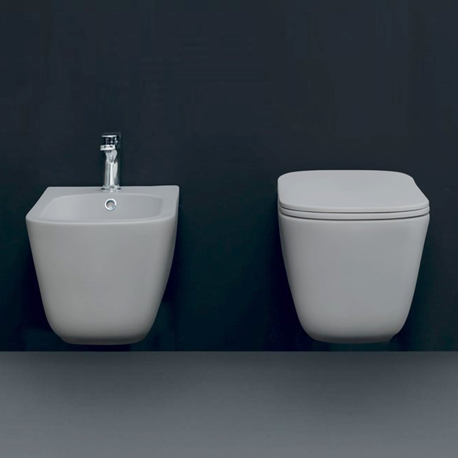 Sanitari sospesi 54x35 cm collezione Tribeca Kerasan con sedile soft close