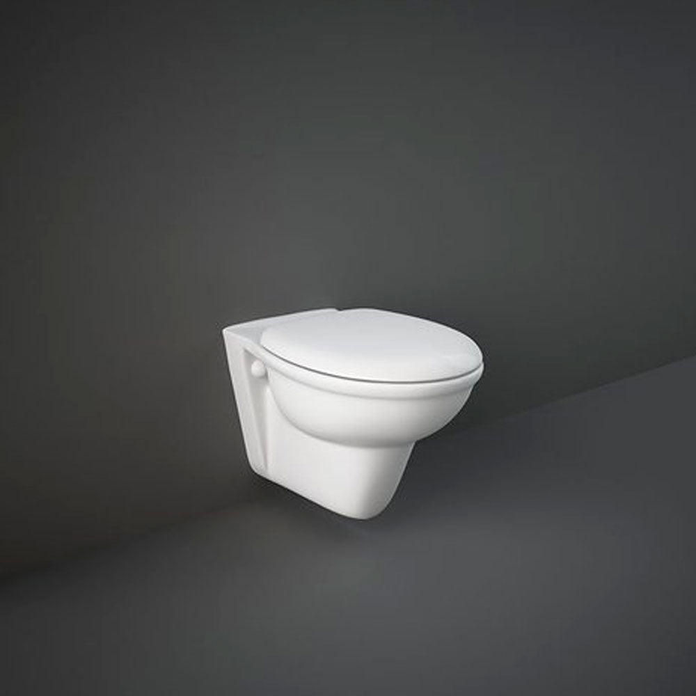 Sanitari sospesi in ceramica completi di wc