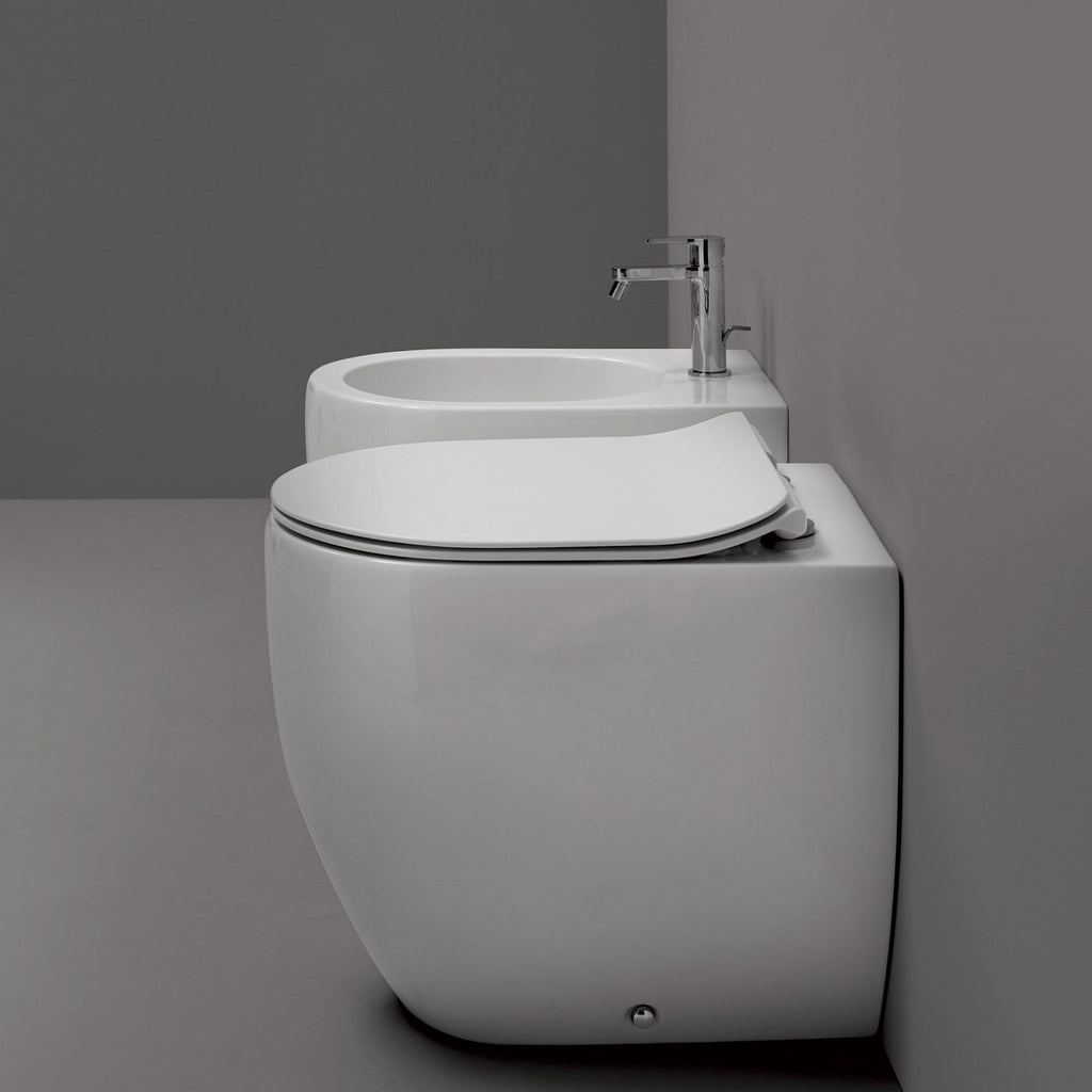 Sanitari filomuro scarico traslato 56x37 cm collezione Flo Kerasan con sedile soft close