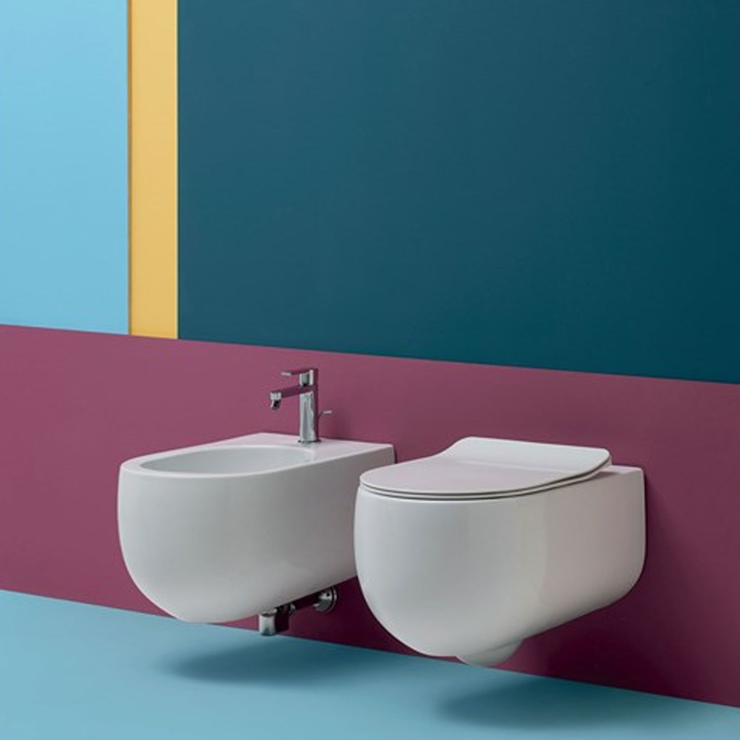 Sanitari sospesi senza brida 54x37 cm collezione Flo Kerasan con sedile soft close