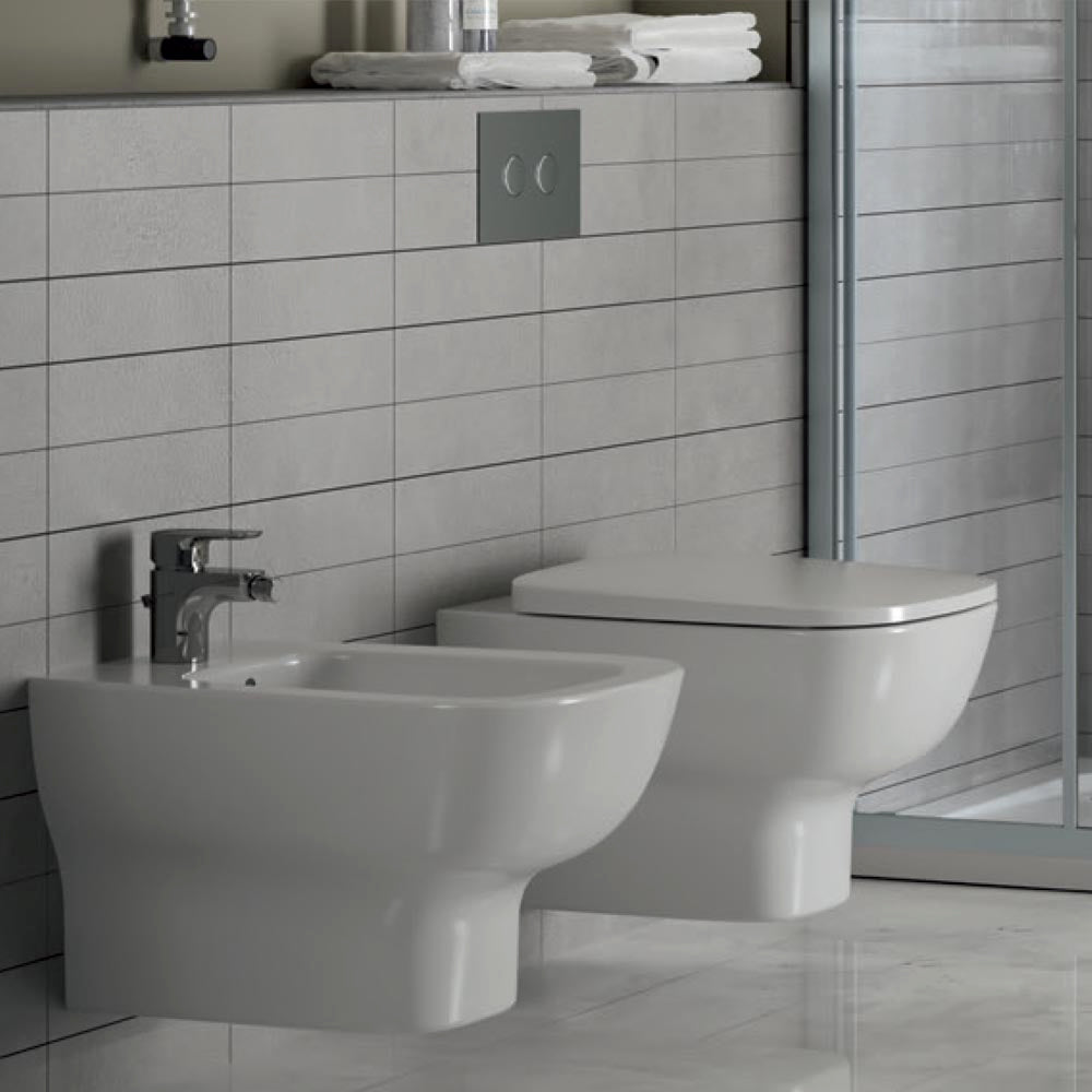 Sanitari sospesi Ideal Standard Esedra Wc + bidet + sedile slim chiusura rallentata