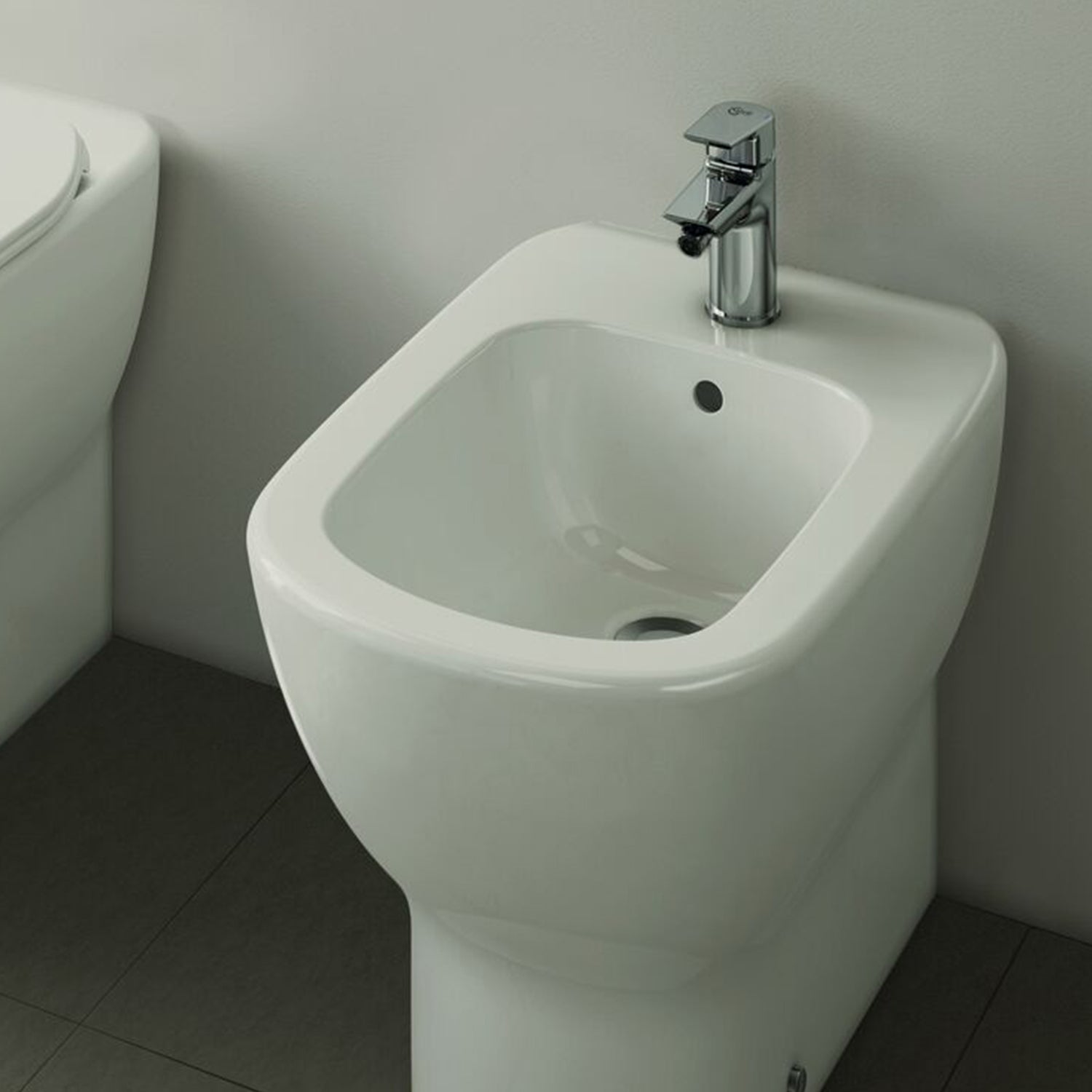 Bidet filoparete Ideal Standard modello Tesi 36x 55 cm