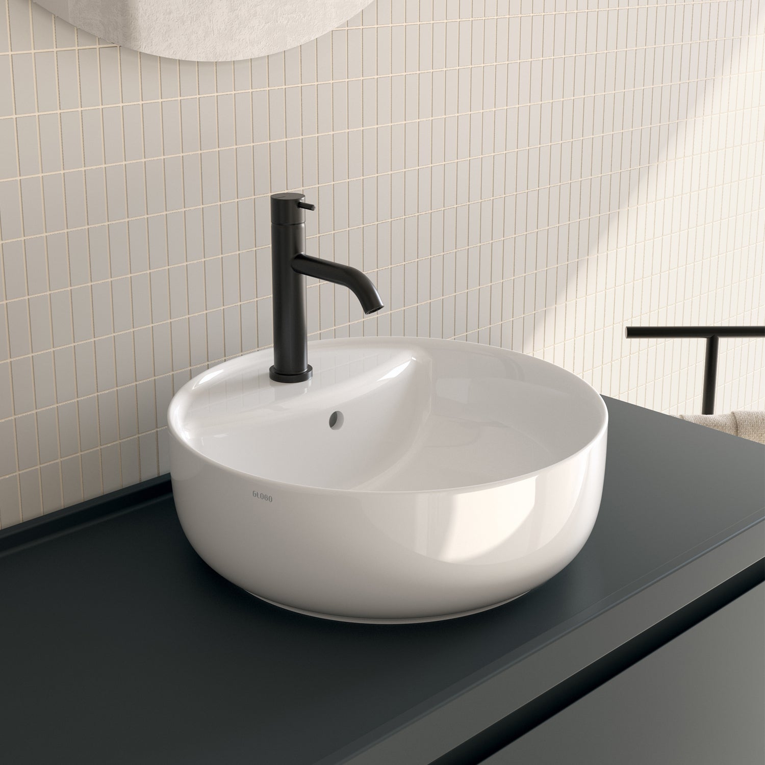 Lavabo rotondo da appoggio Koi Ã¸42x14 cm Ceramica Globo con foro rubinetteria - Bianco lucido