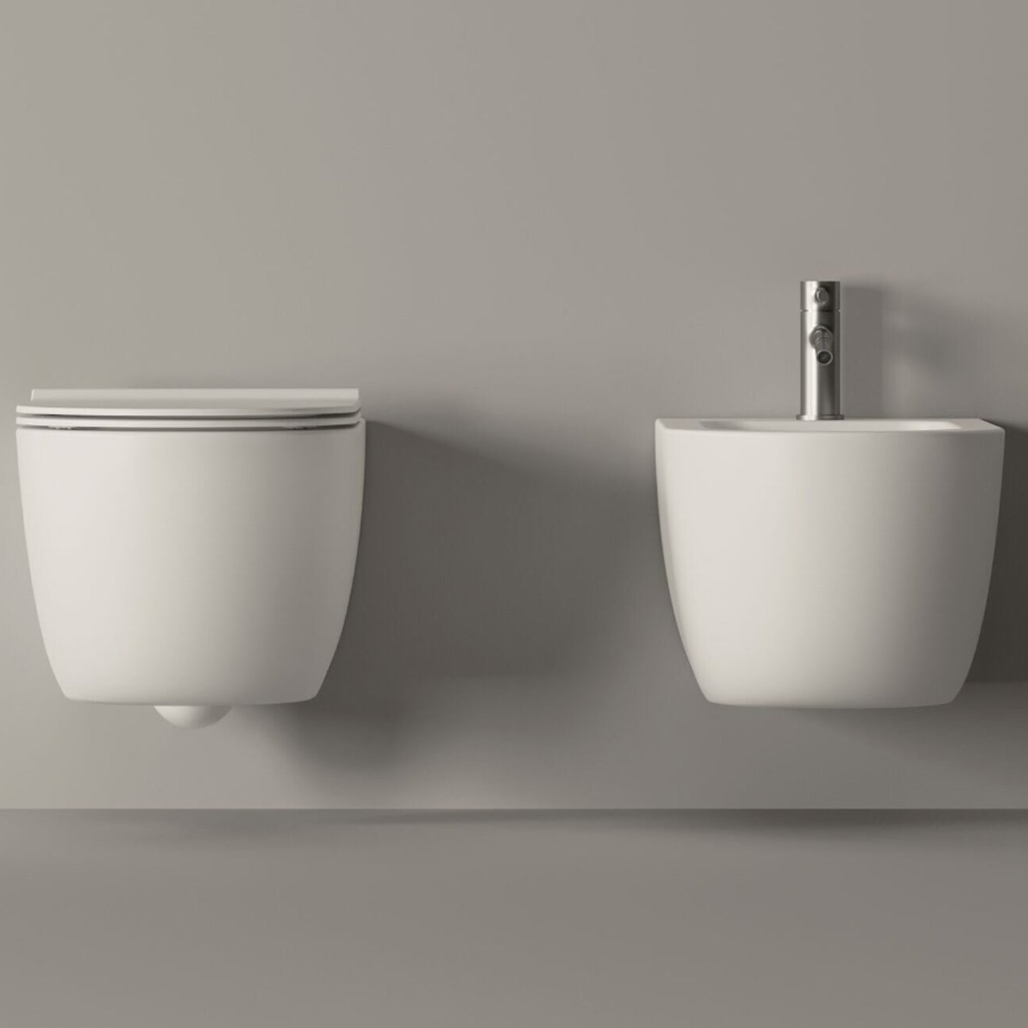 Sanitari sospesi modello Ilary 55 con sedile SoftClose 55x35cm - Bianco lucido