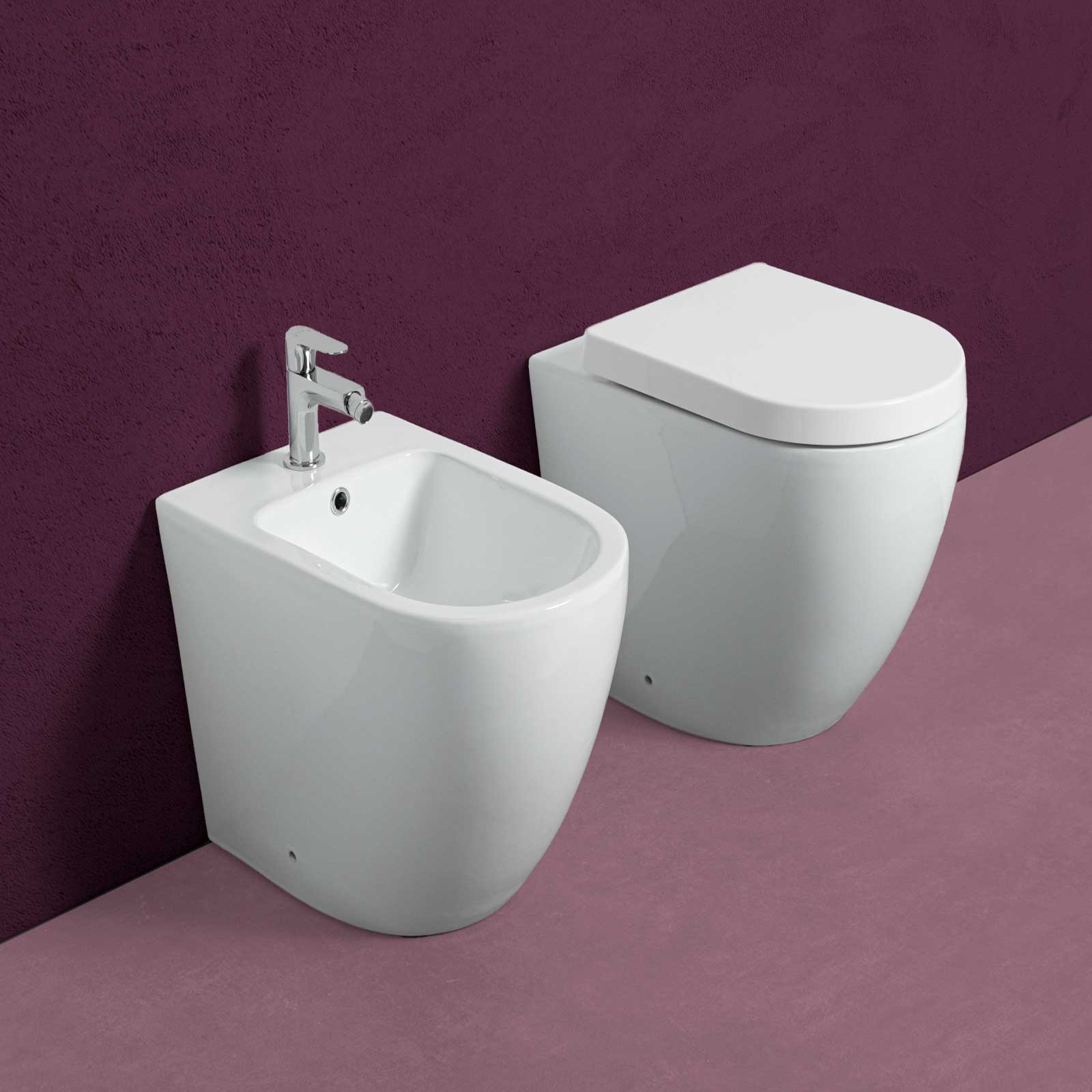 Coppia di sanitari filomuro Comfort Azalea di BathCore  cm 36x53 bidet wc senza brida e copriwater