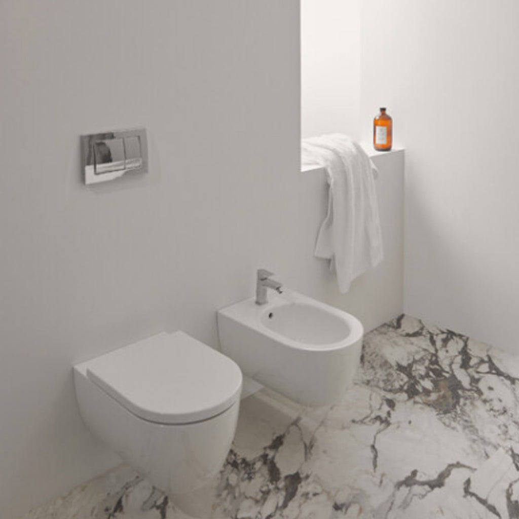 WC sospeso Ideal Standard modello Blend Curve 54x35