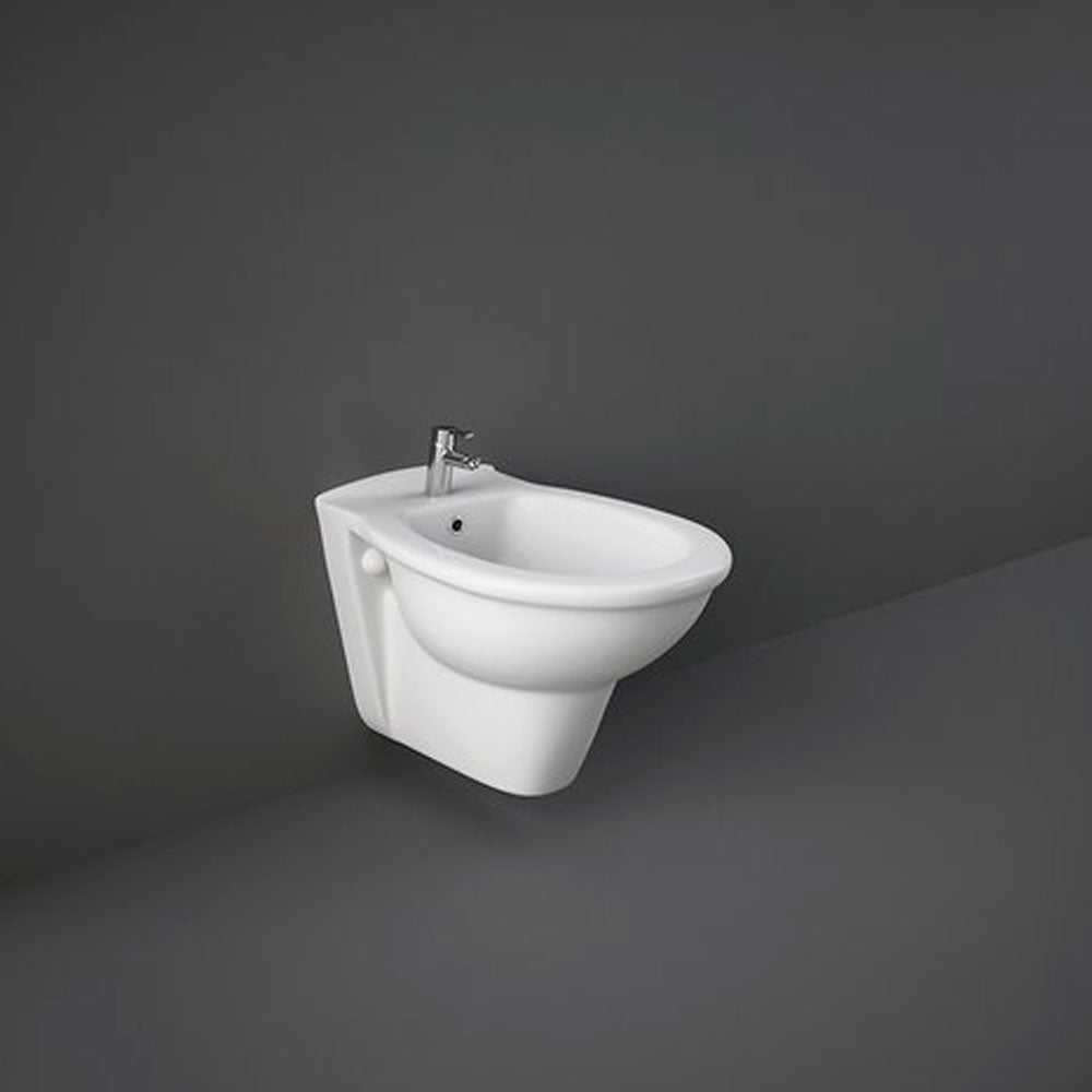 Sanitari sospesi in ceramica completi di wc