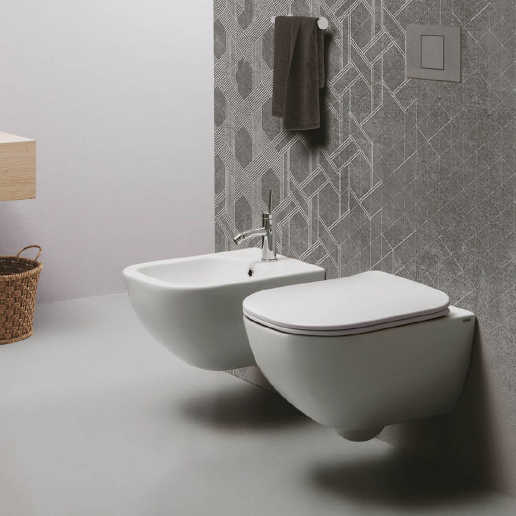 Wc sospeso serie Forever 50 in ceramica bianca lucida con coprivaso chiusura rallentata- Disegno Ceramica