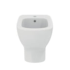 Sanitari filo muro Ideal Standard Tesi con scarico traslato e AquaBlade con sedile termoindurente chiusura rallentata