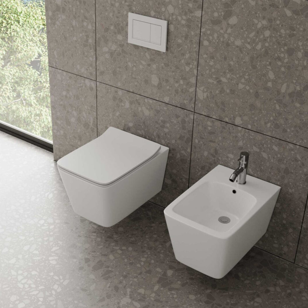 Set sanitari filomuro in ceramica bianco lucido con copriwater soft close BathCore serie Tela - L 36 x P 52 x H 34 cm