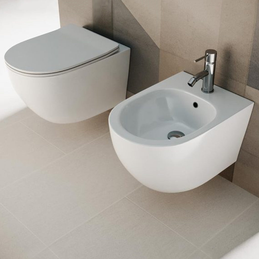 Sanitari sospesi senza brida BathCore serie Aria 52x37 con Copriwater Soft Close - Bianco Lucido
