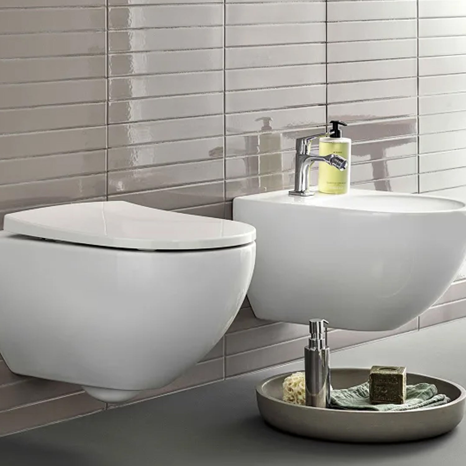 Sanitari sospesi con bidet