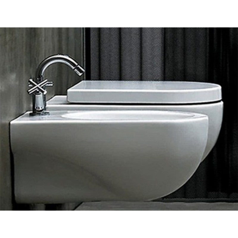 Sanitari sospesi Ceramica Azzurra serie Nuvola con sedile soft-close 46x35x24