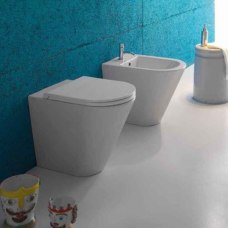 Sanitari Filo Muro Ceramica Globo Forty3  MULTI Fissaggio Ghost scarico traslato con sedile Soft Close